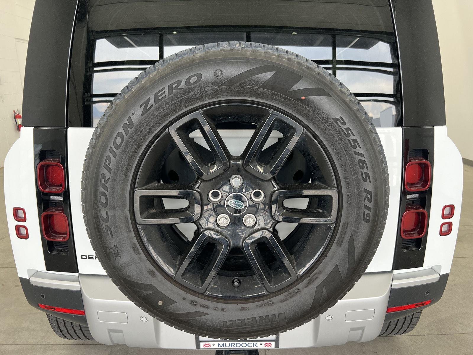 2024 Land Rover Defender S - Photo 17