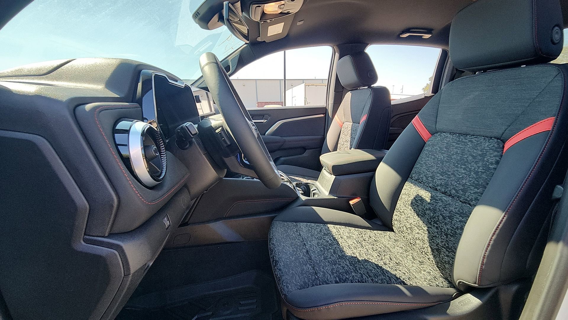 2026 Chevrolet Colorado Z71 - Photo 14