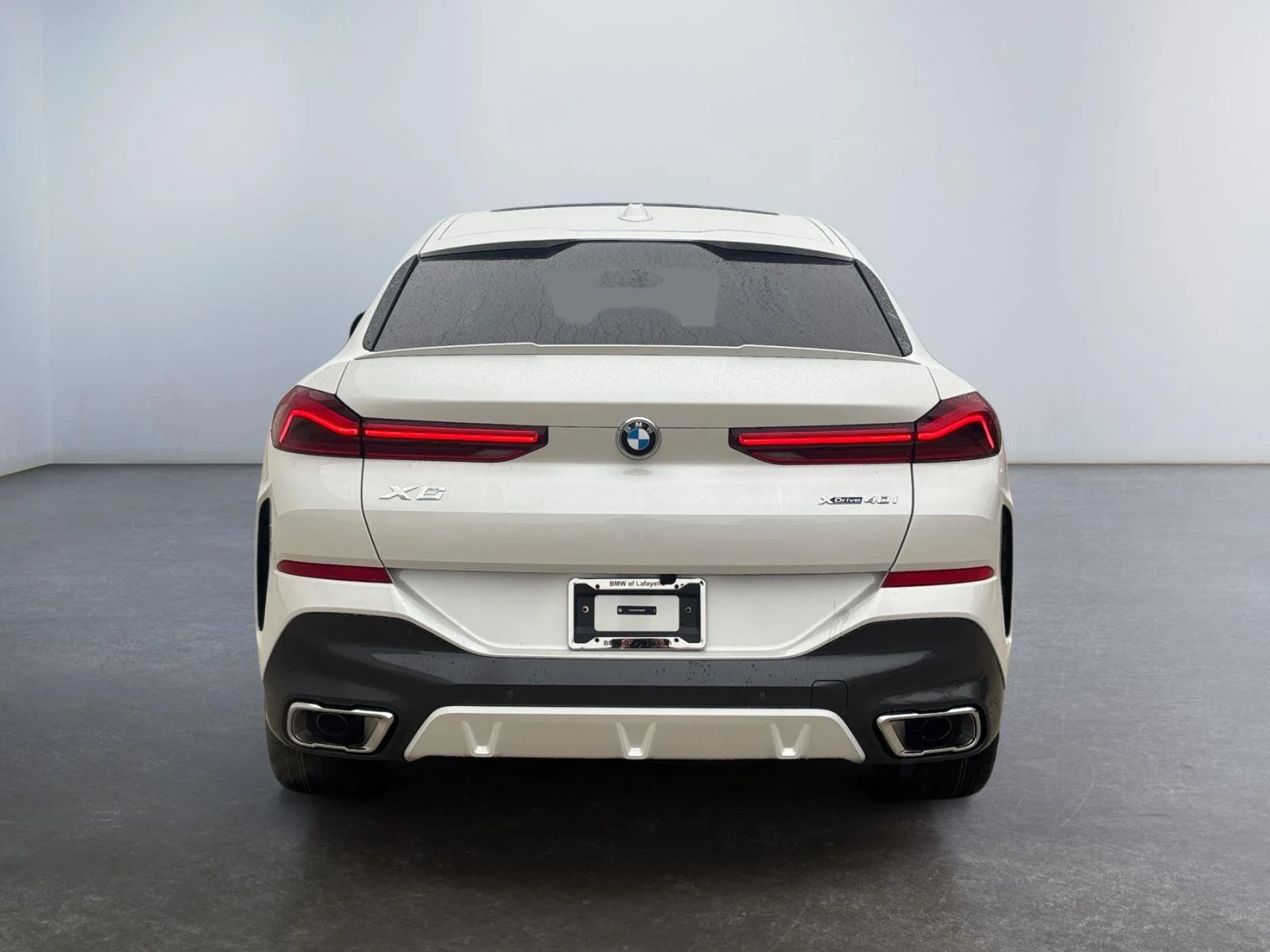 Used 2026 Mineral White Metallic BMW xDrive40i image 4