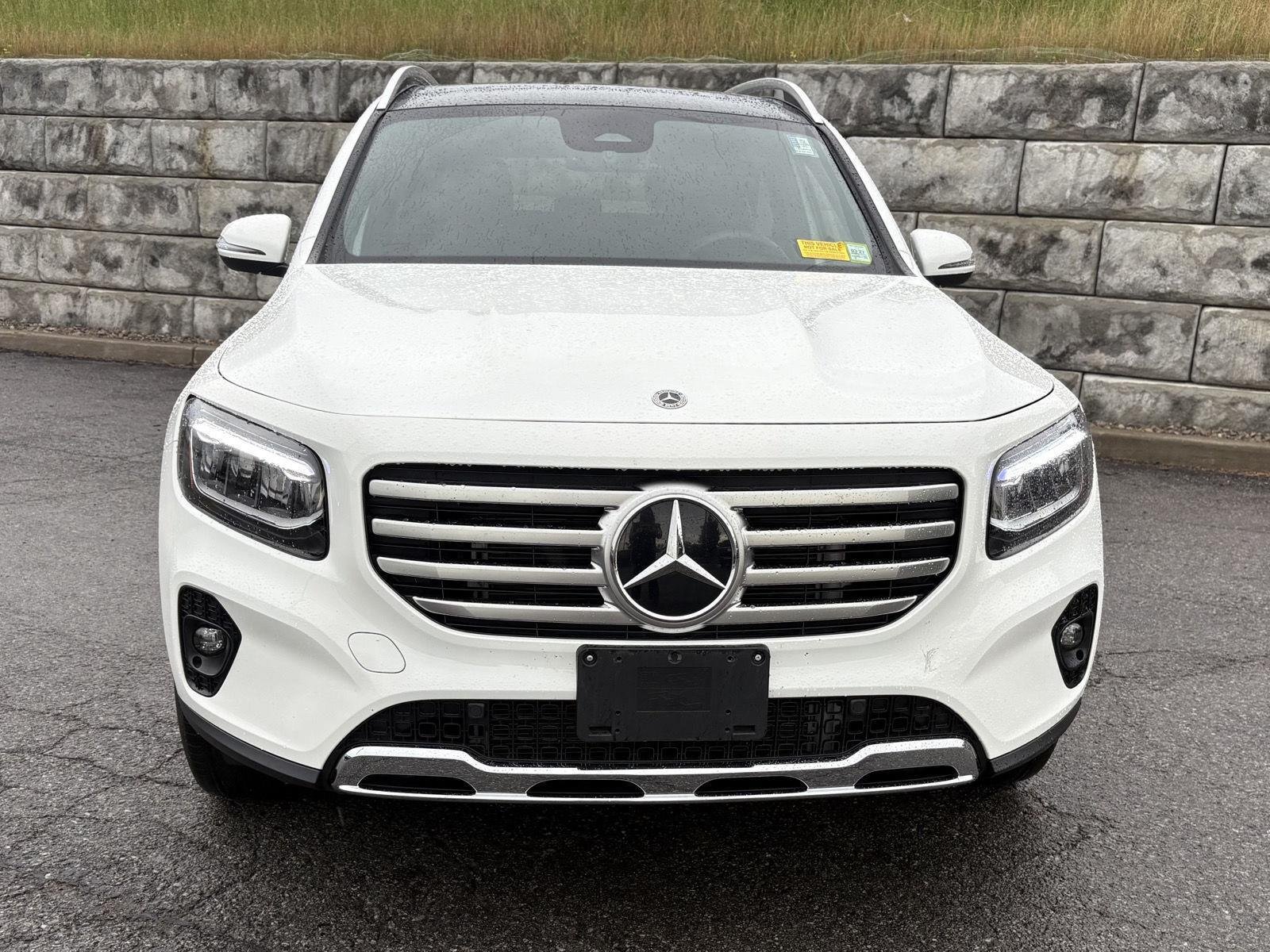 Certified Used 2026 Polar White Mercedes-Benz GLB 250 image 2