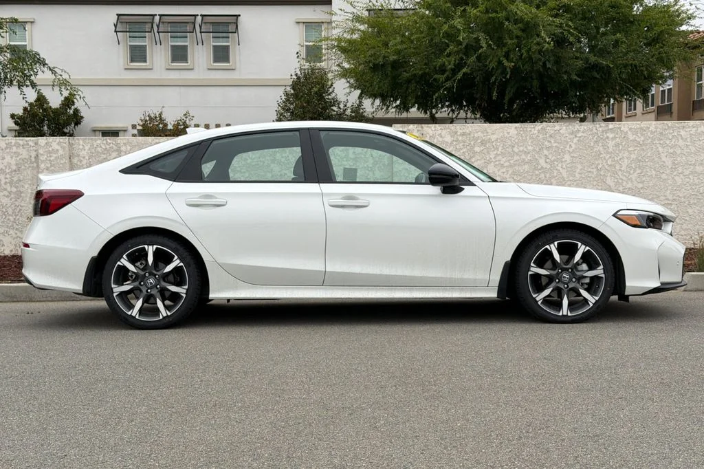 Used 2025 Platinum White Pearl Honda Sport Touring image 3