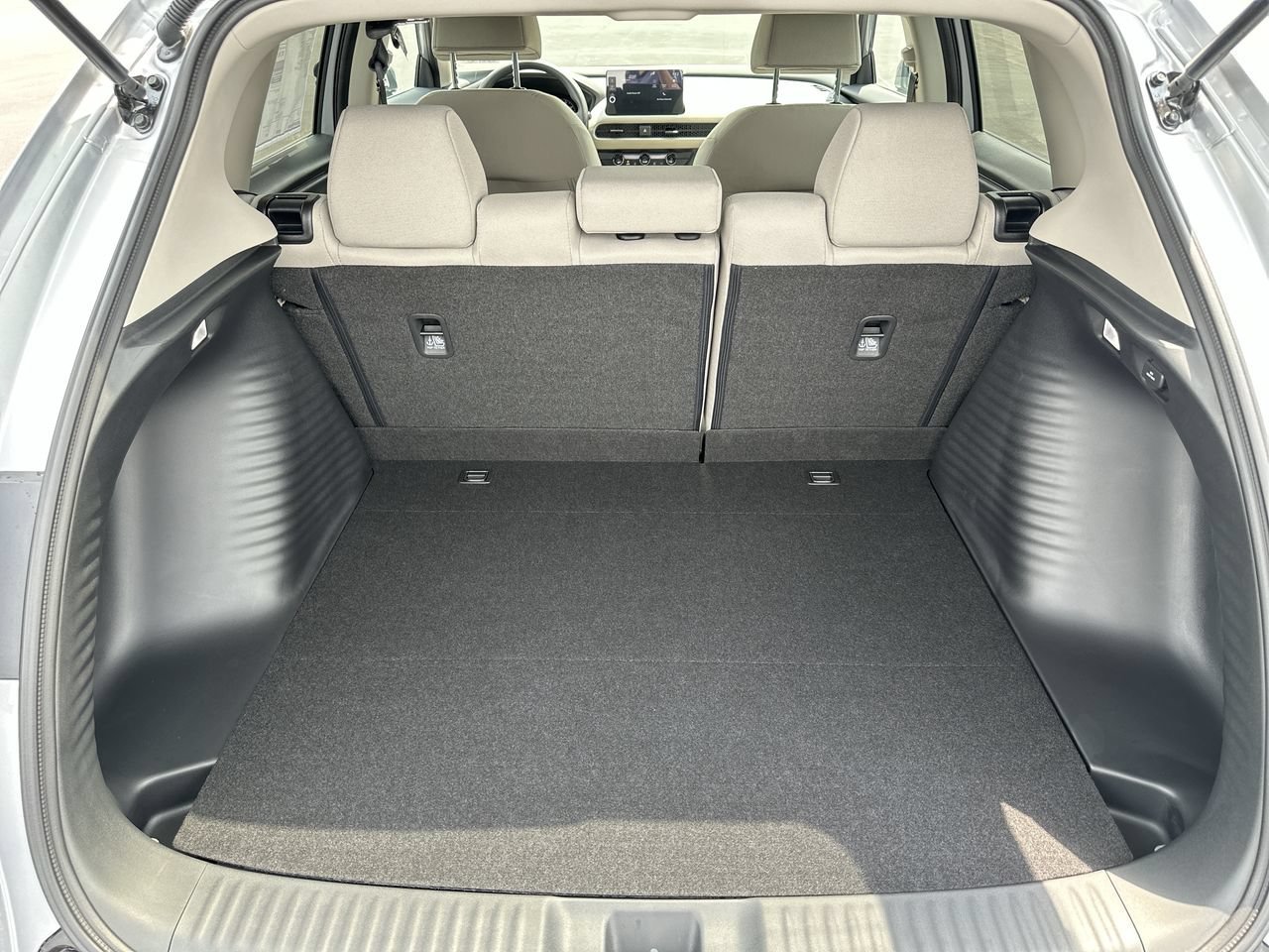 New 2027 Solar Silver Metallic Honda LX AWD image 22