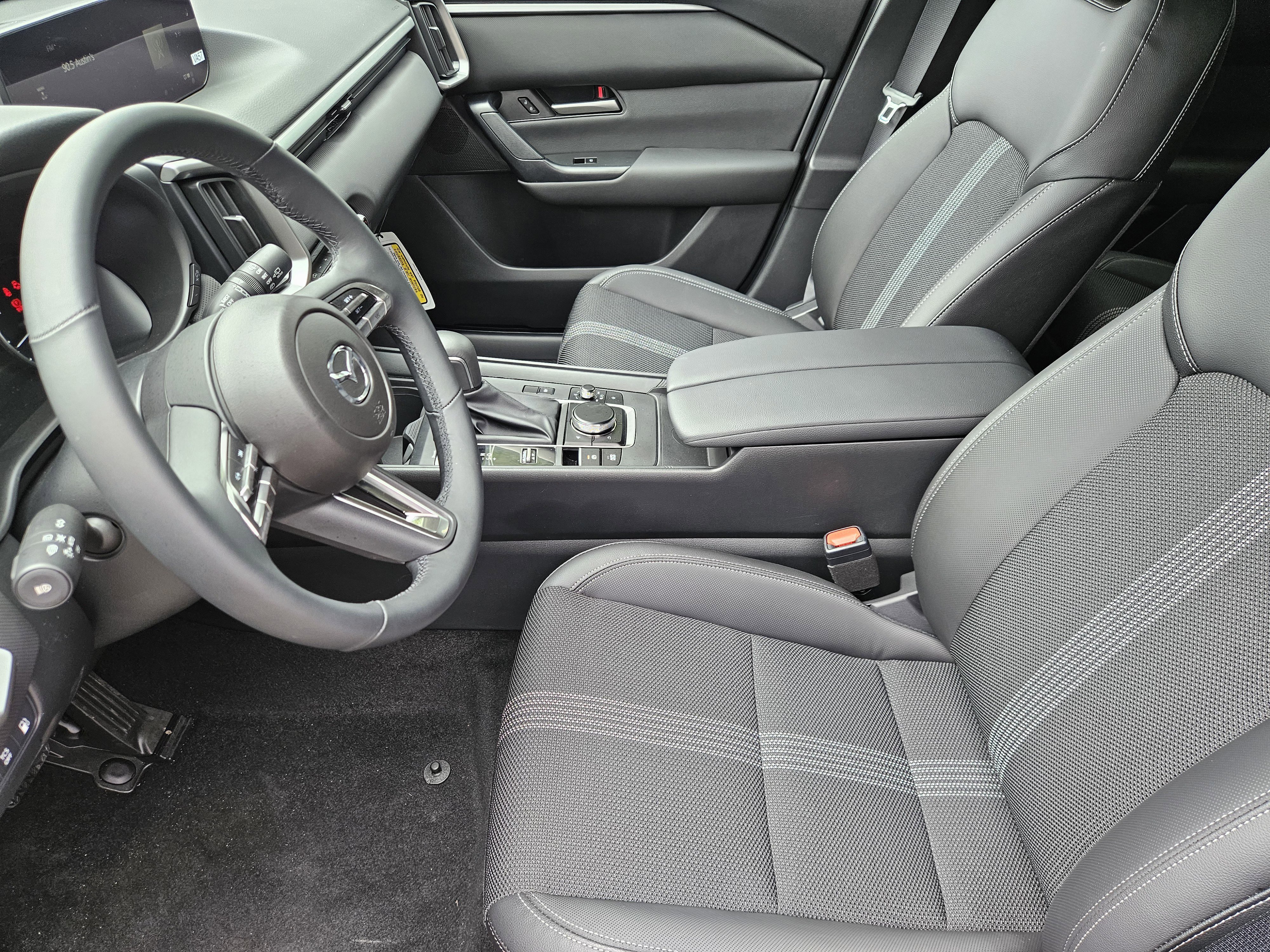 Used 2025  Mazda Preferred image 14