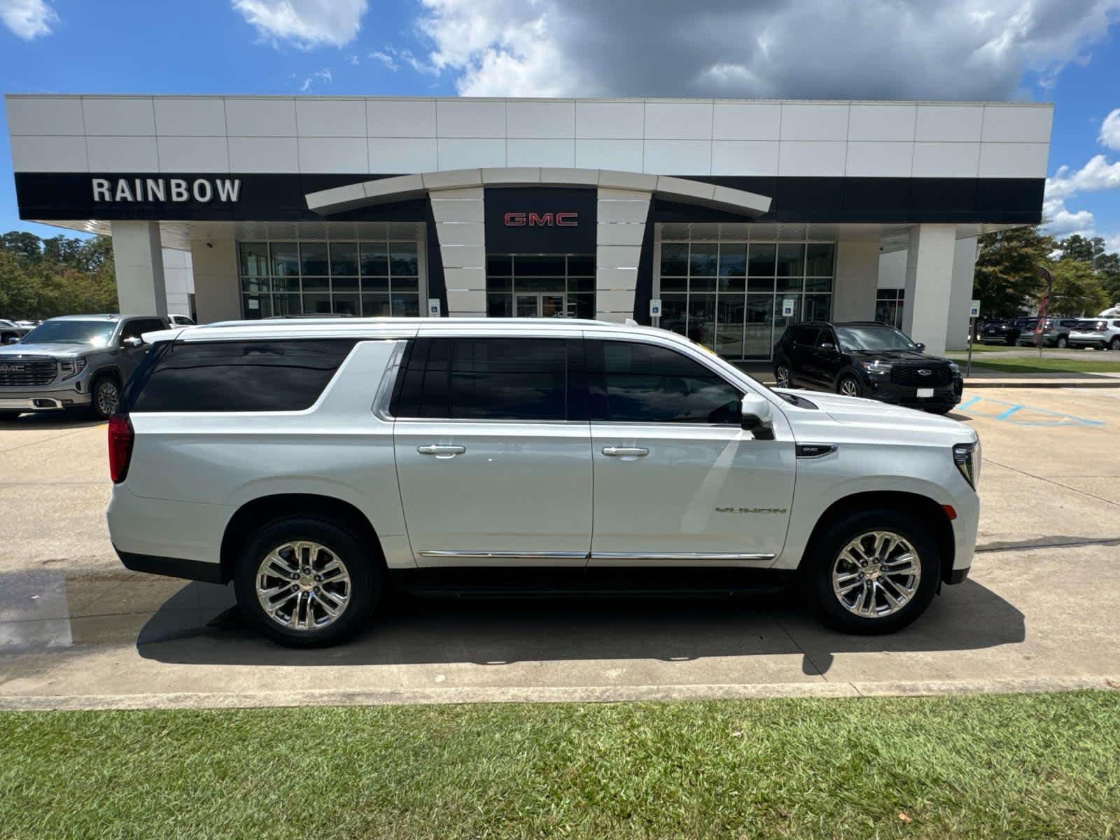 2022 GMC Yukon XL SLT