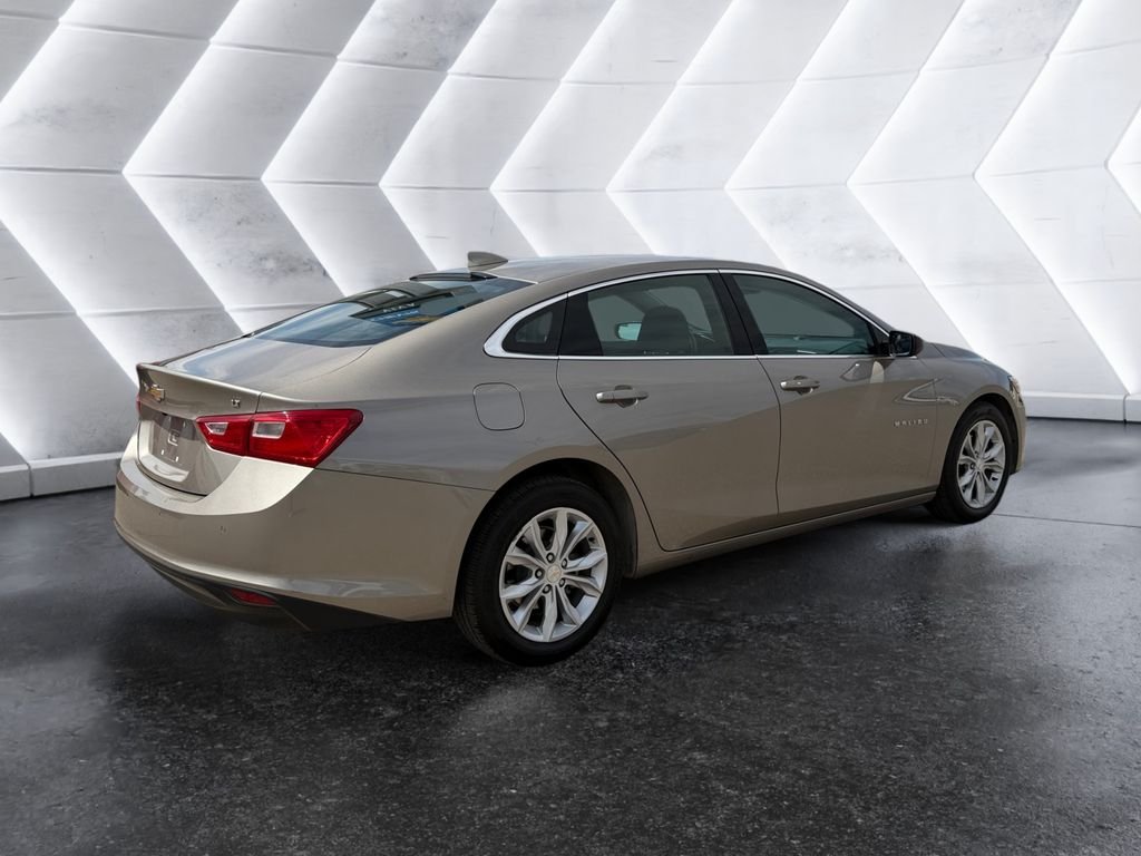 Used 2024 Gray Chevrolet LT image 4
