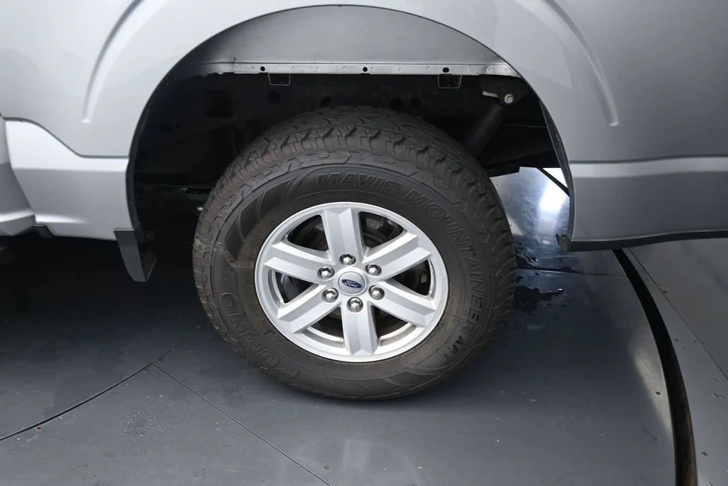 Used 2022 Silver Ford XLT image 13