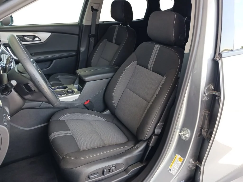 Used 2025 Sterling Gray Metallic Chevrolet 2LT image 26