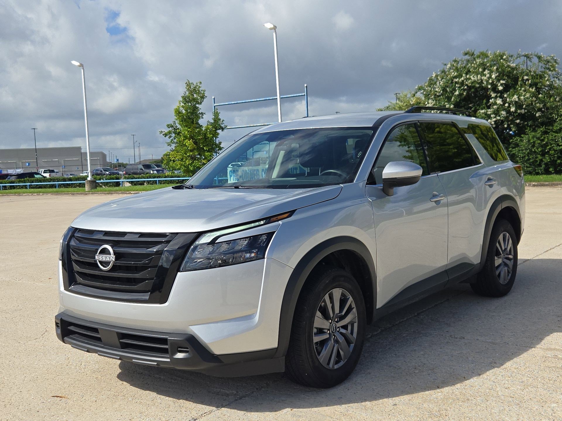 Used 2025 Brilliant Silver Metallic Nissan SV image 7