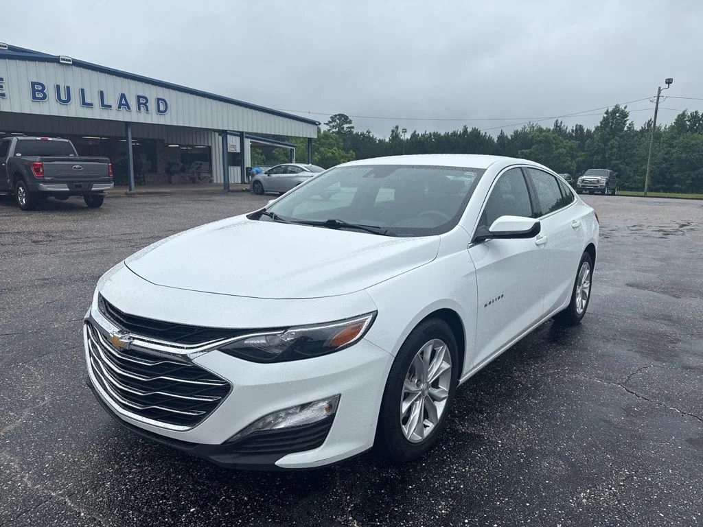 Used 2025 White Chevrolet LT image 16