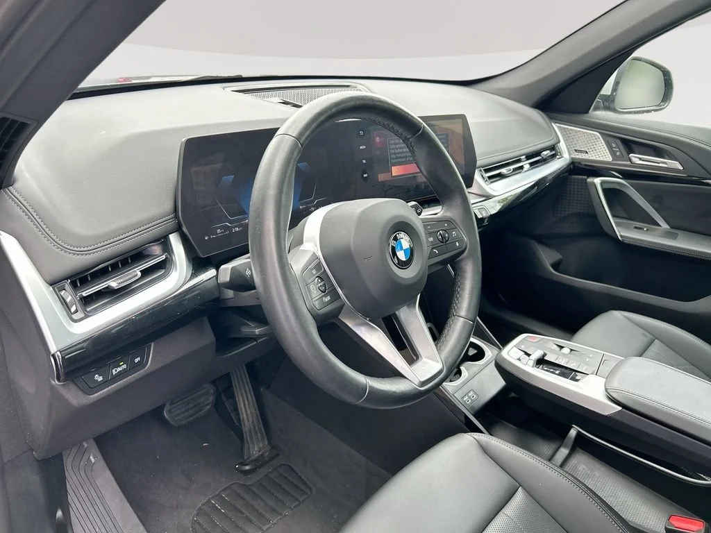 Used 2024 Bk BMW xDrive28i image 14