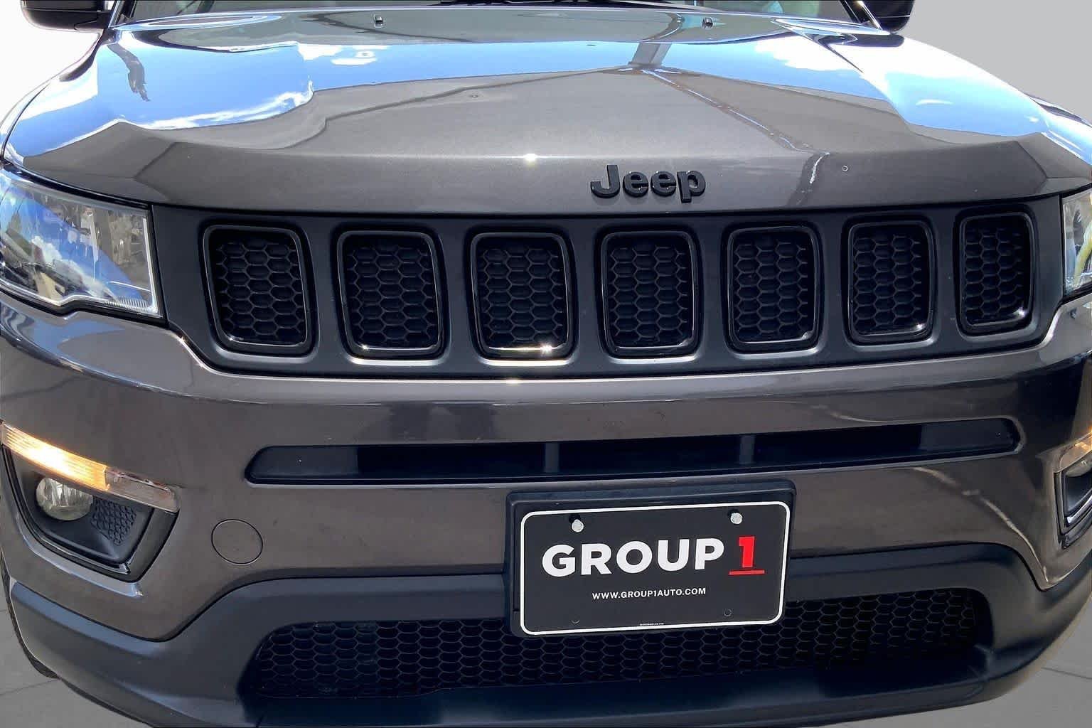 Used 2019 Granite Crystal Metallic Clearcoat Jeep Altitude image 30