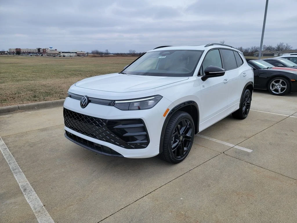 New 2026 White Volkswagen 2.0T SE R-Line Black image 8