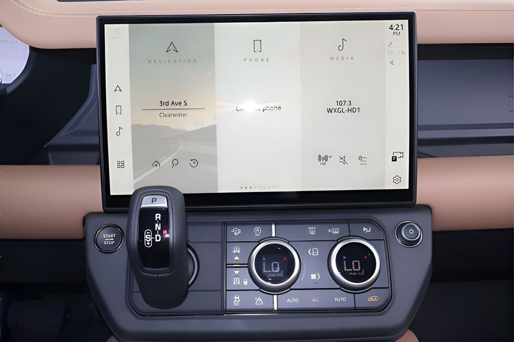 New 2026 Woolstone Green Land Rover X-Dynamic SE image 22