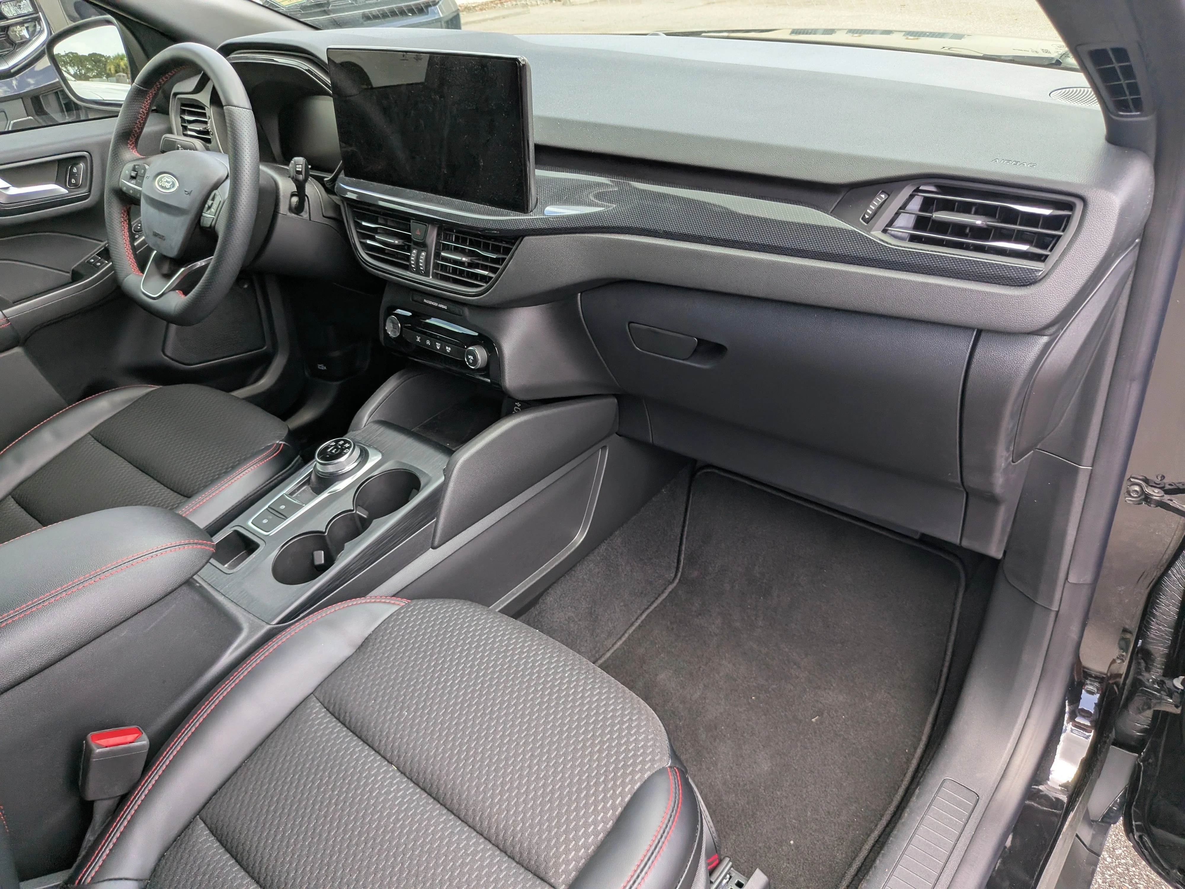 Used 2024 Agate Black Metallic Ford ST-Line image 11