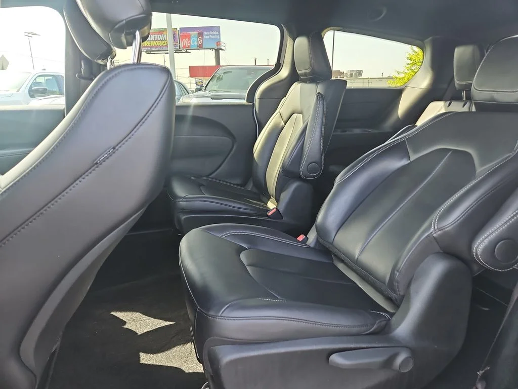 Used 2024 White Chrysler Select S Appearance image 14