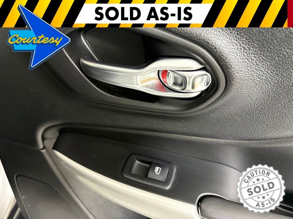 Used 2018 Silver Jeep Latitude Plus image 16