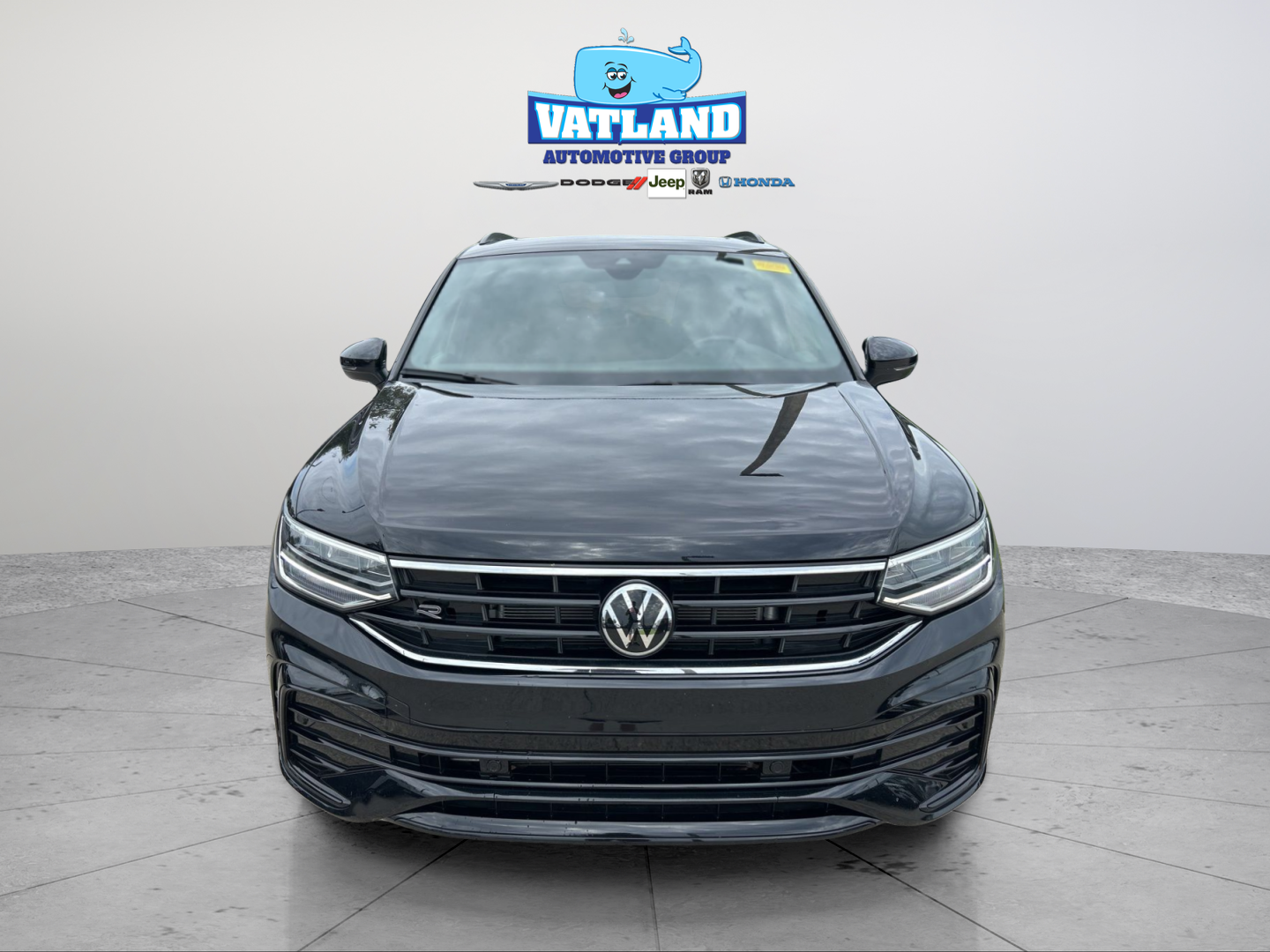 Used 2024 Black Volkswagen 2.0T SE R-Line Black image 23