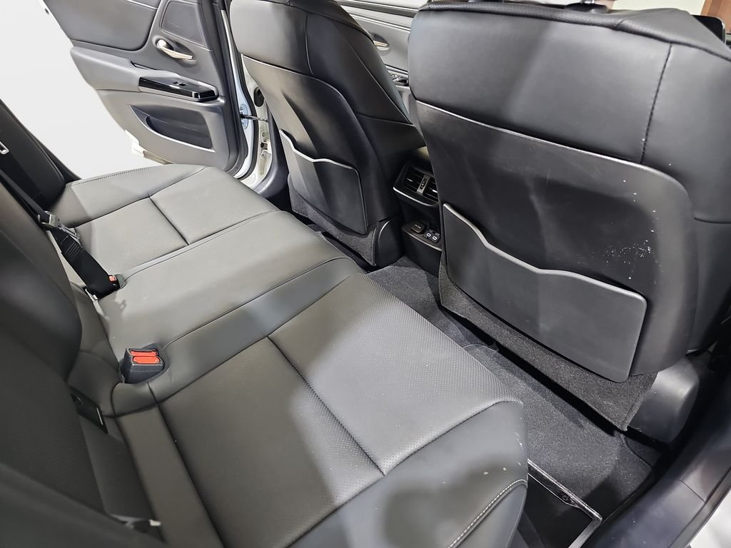 Used 2025 White Lexus 350 image 11