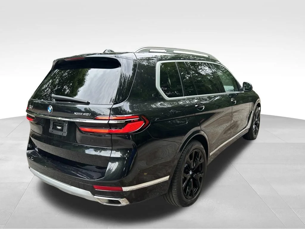 Used 2024 Black BMW xDrive40i image 5