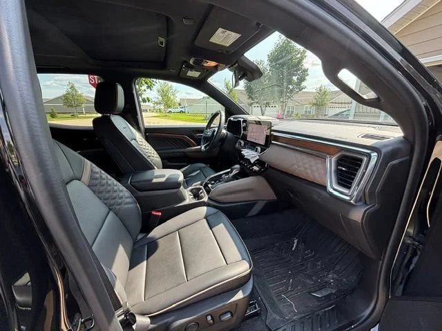 Used 2023 Onyx Black GMC Denali image 5
