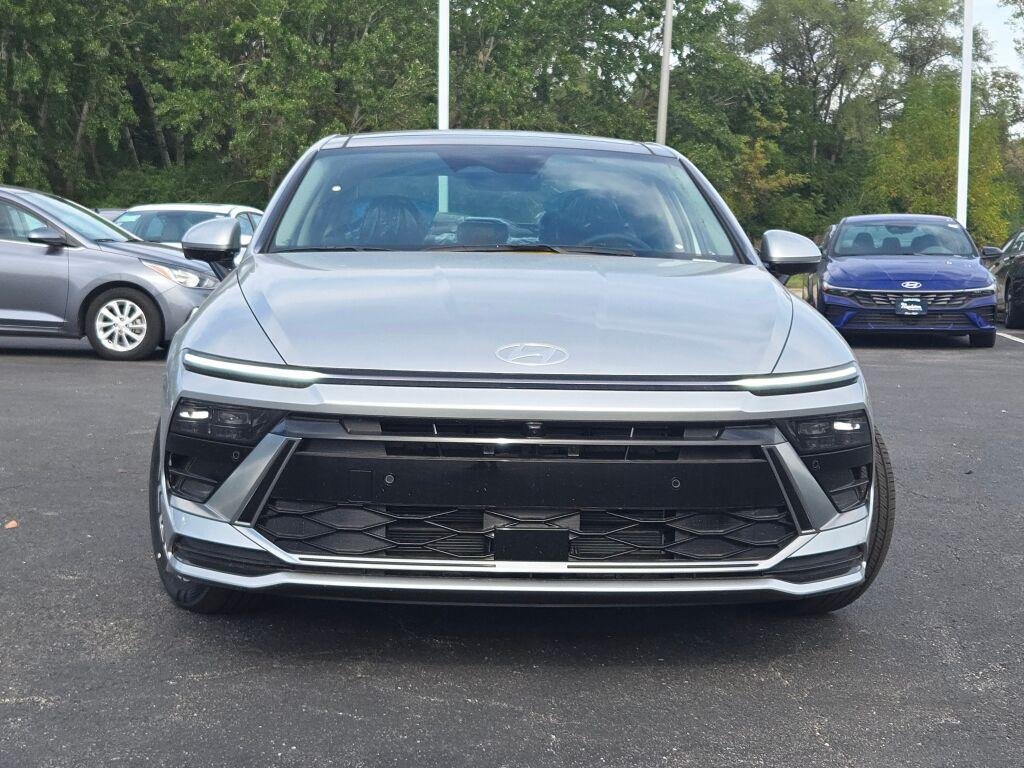 New 2025 Silver Hyundai Limited image 4