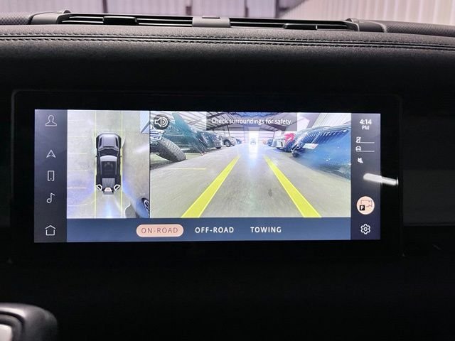 Used 2020 White Land Rover SE image 23