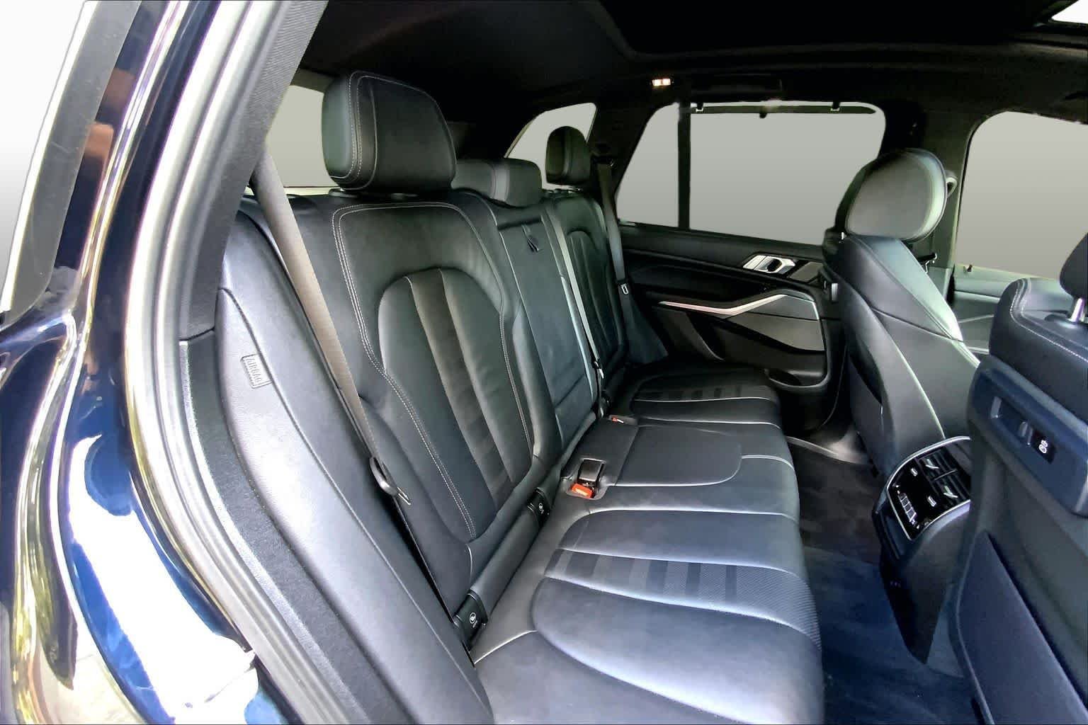Used 2021 Carbon Black Metallic BMW xDrive40i image 19
