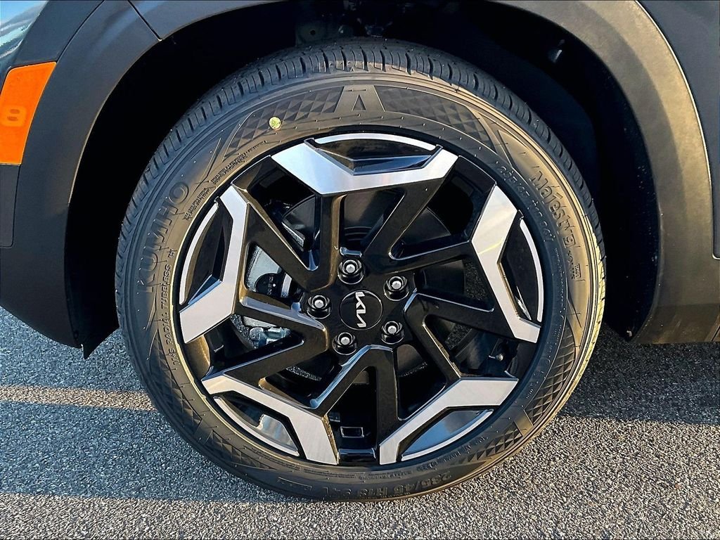 Used 2026 Gravity Gray Kia SX image 8