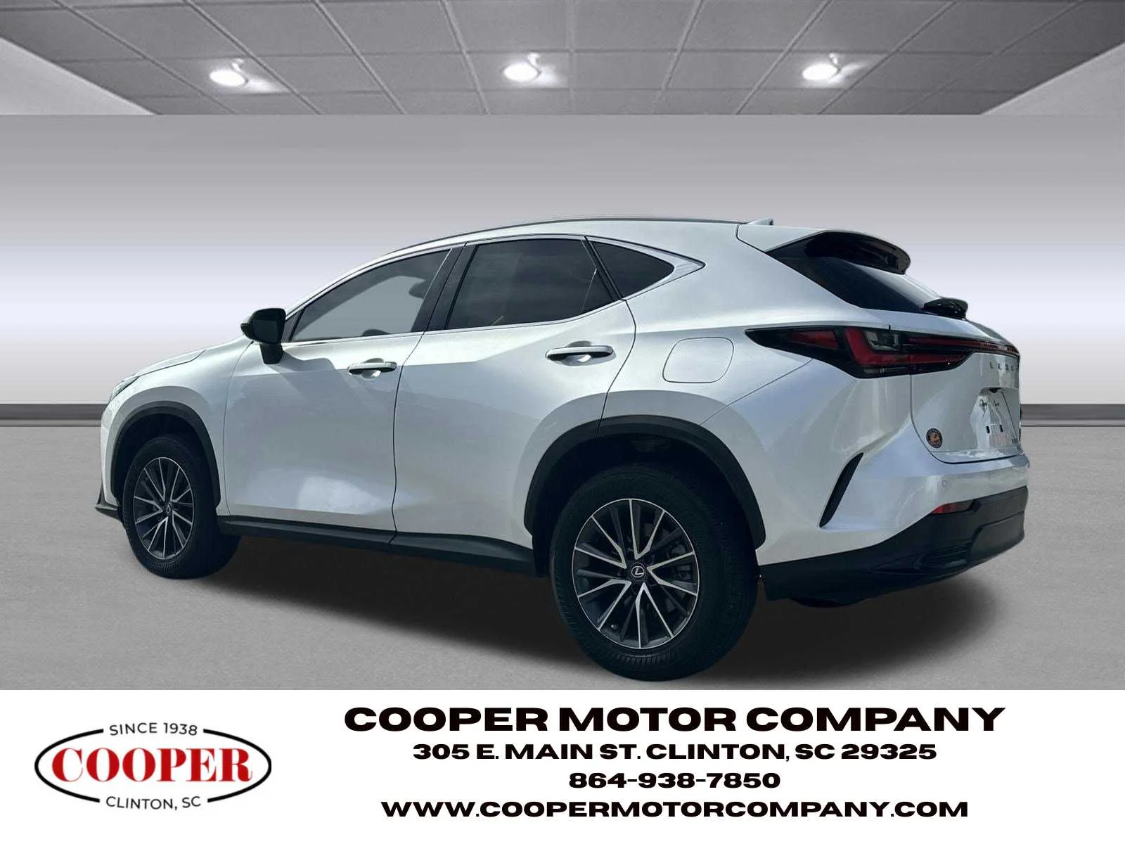 Used 2023 Eminent White Pearl Lexus Premium image 3