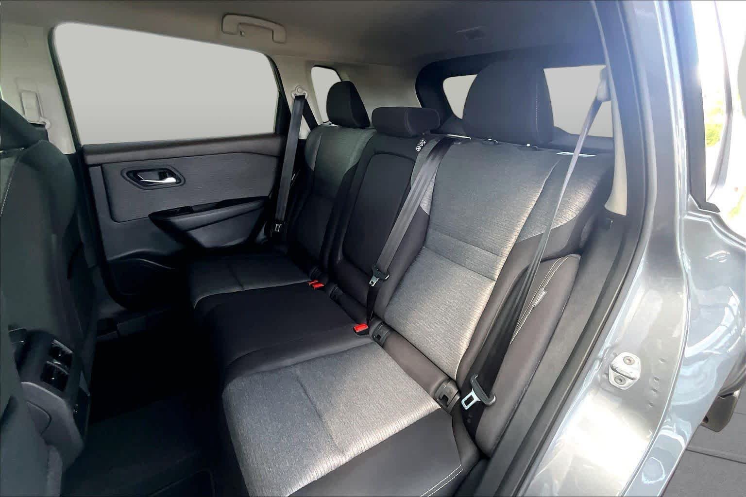 Used 2022 Gun Metallic Nissan SV image 18