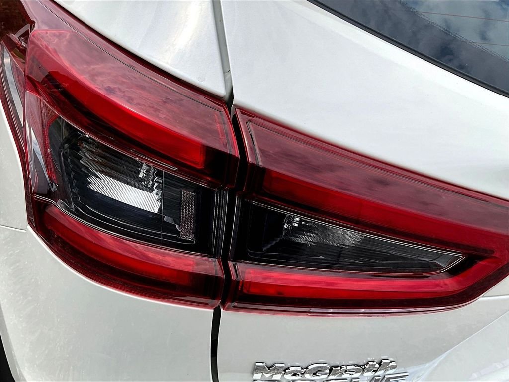 Used 2022 White Nissan SV image 26