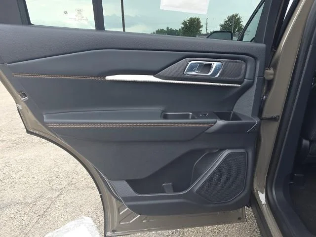 New 2027 Marsh Gray Ford Tremor® image 44