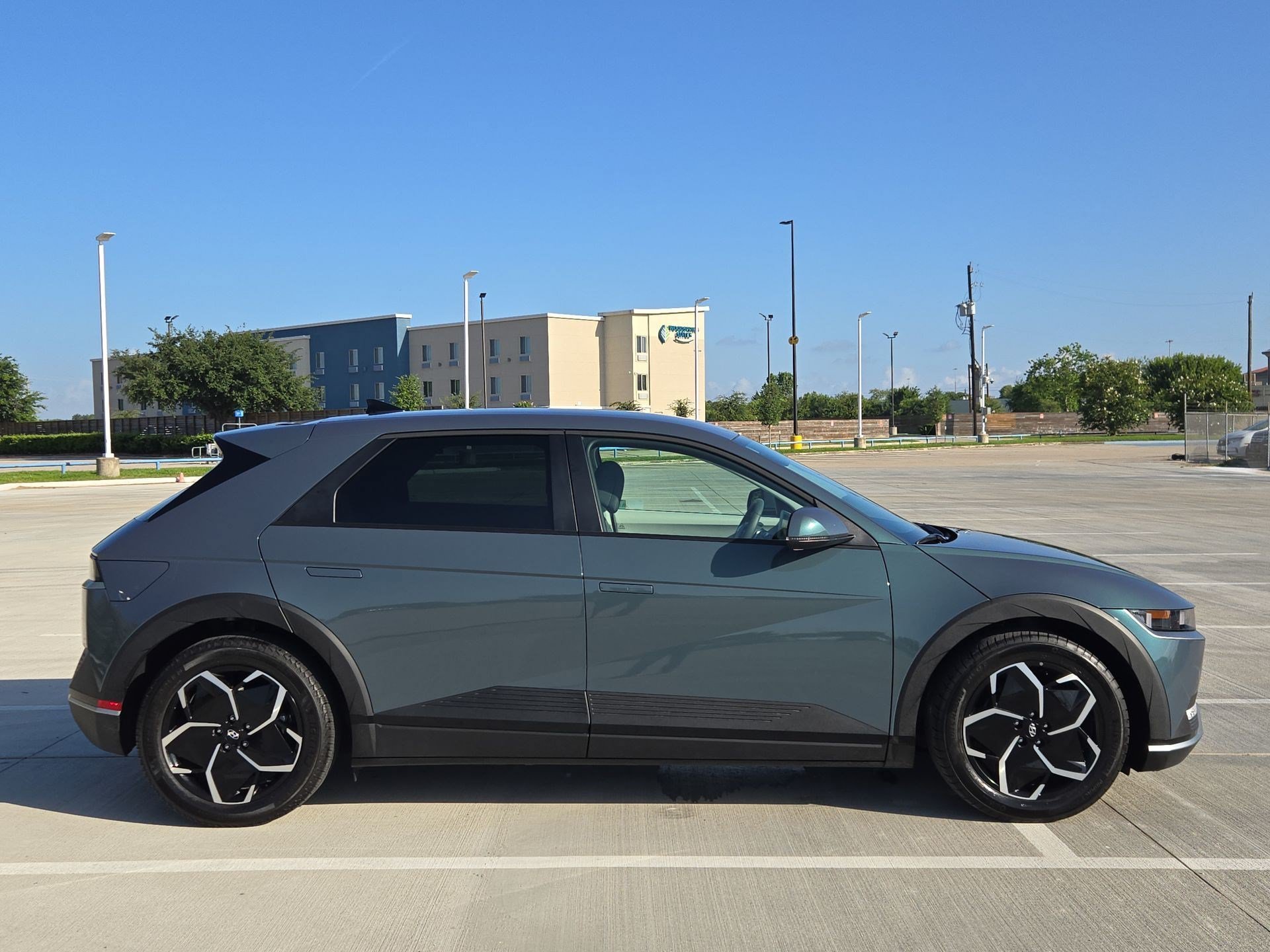 Used 2024 Hyundai IONIQ 5 SE with VIN KM8KM4DE1RU300819 for sale in Houston, TX