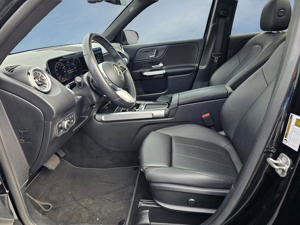 Used 2024  Mercedes-Benz GLB 250 image 16