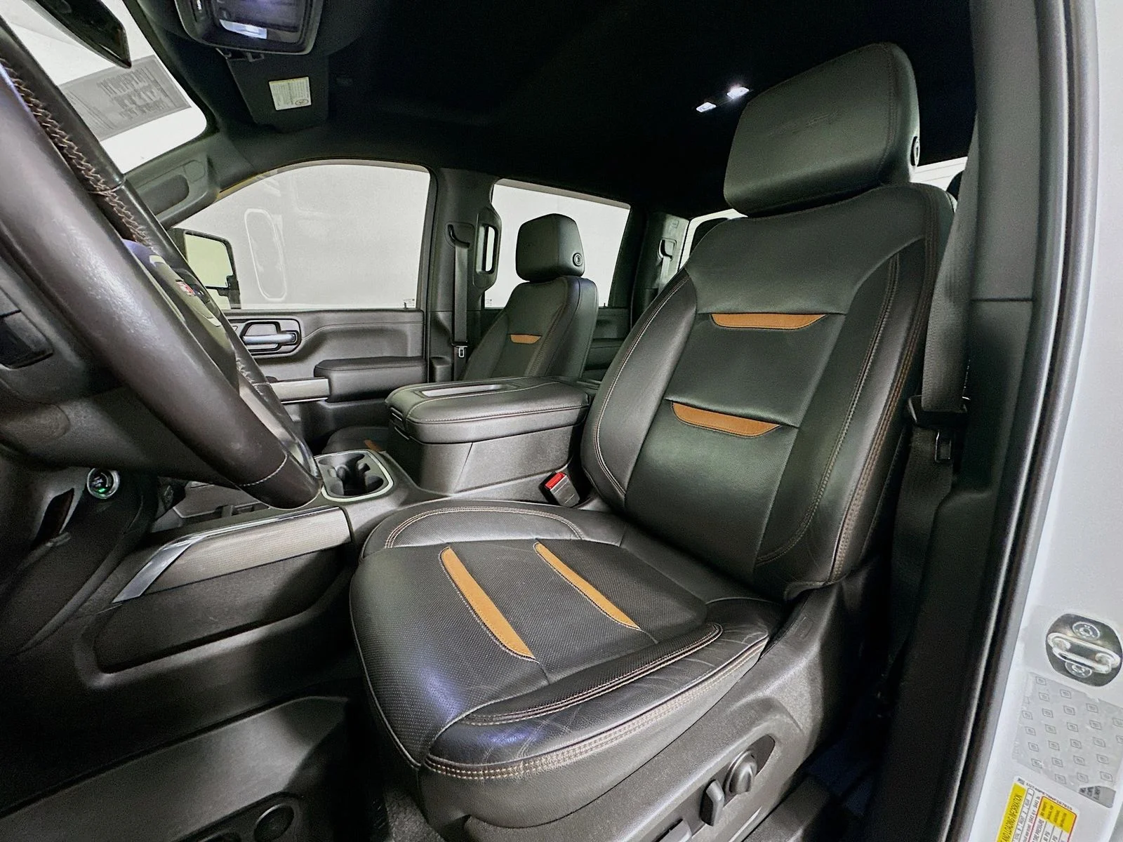 Used 2022 Summit White GMC AT4 image 22
