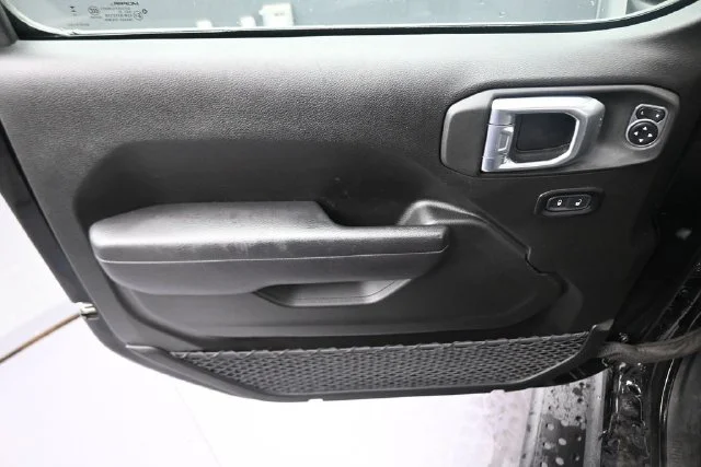 Used 2025 Black Jeep Rubicon image 27
