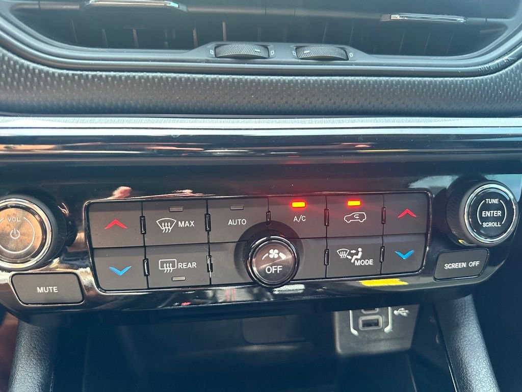 Used 2022 Gray Jeep Trailhawk image 27