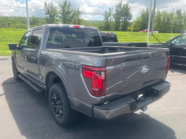 New 2026 Carbonized Gray Metallic Ford XLT image 7