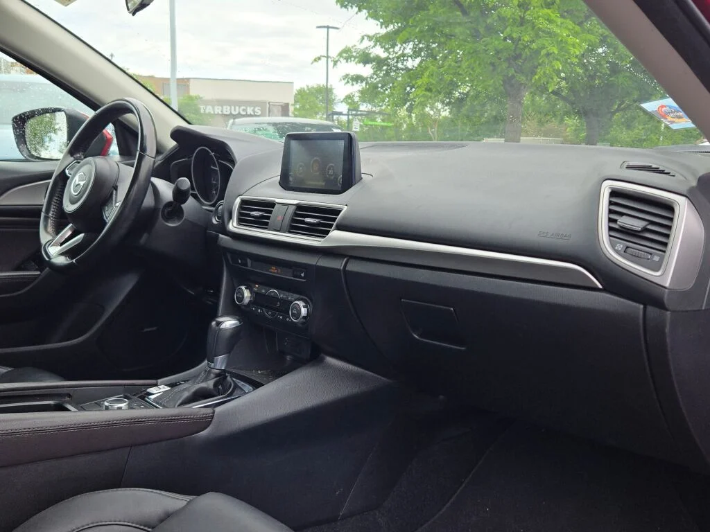 2018 Mazda Mazda3 Touring - Photo 7