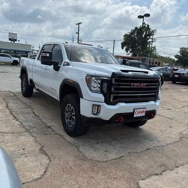 Used 2022 White GMC AT4 image 1