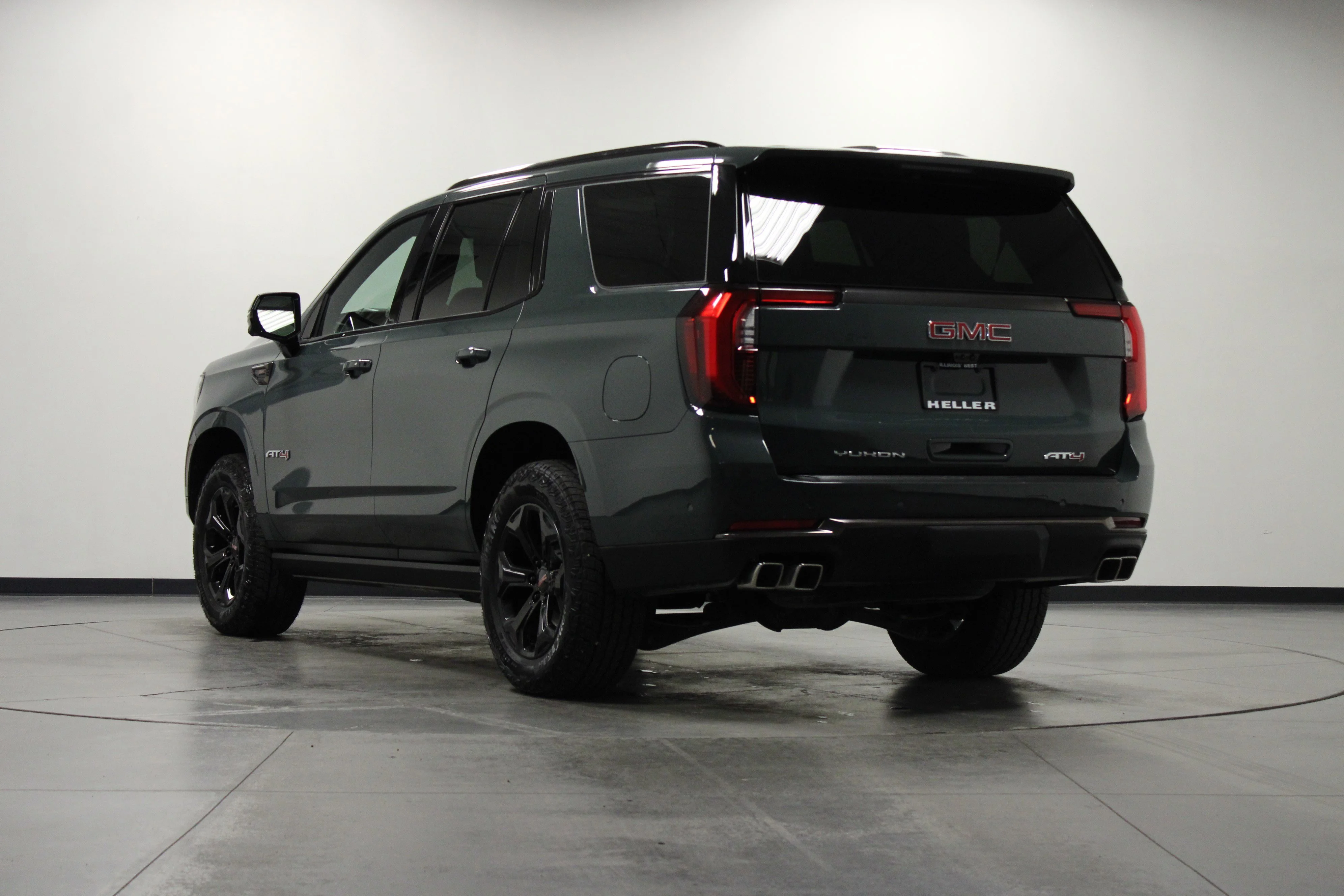 Used 2026 Midnight Pine GMC AT4 Ultimate image 6