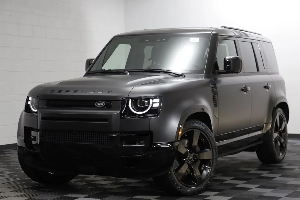 2026 Land Rover Defender 110 X-Dynamic SE P400's photo