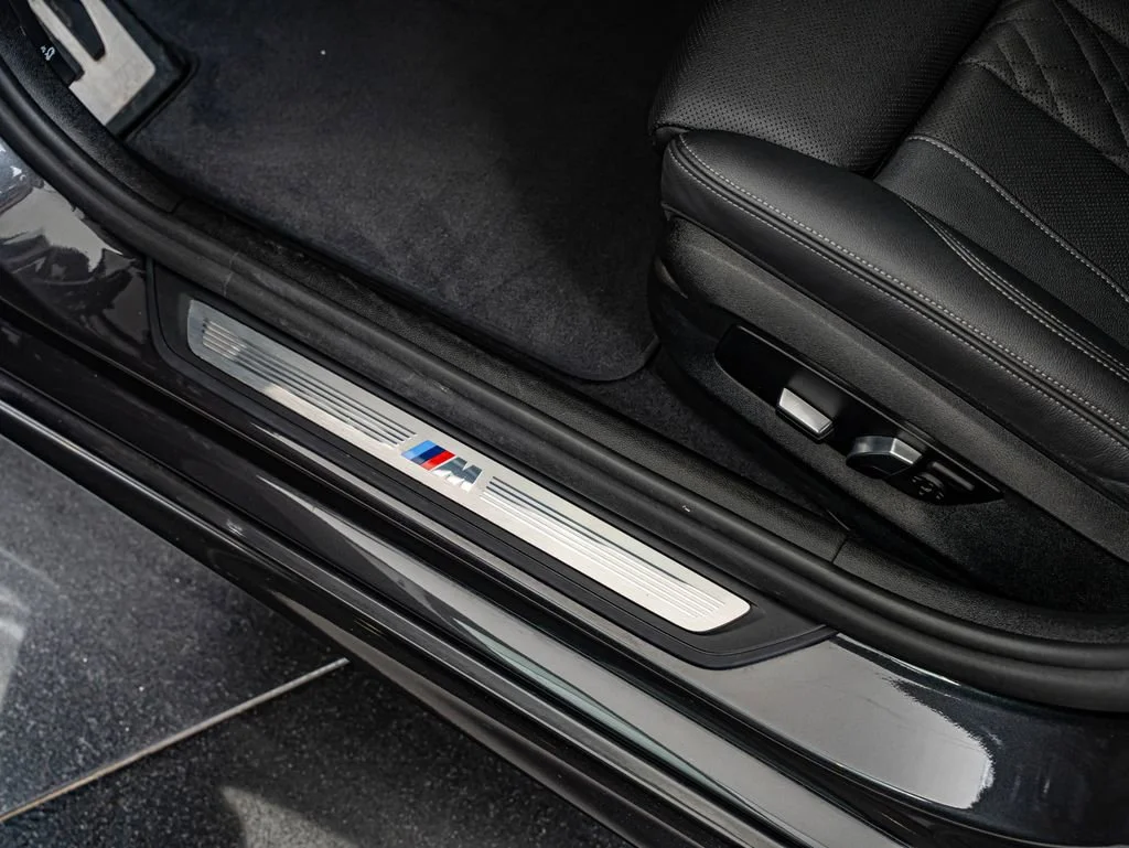 Used 2023 Dark Graphite Metallic BMW 540i image 39