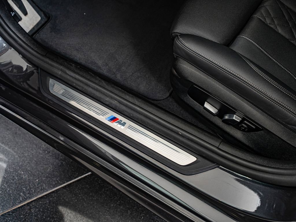 Used 2023 Dark Graphite Metallic BMW 540i image 39