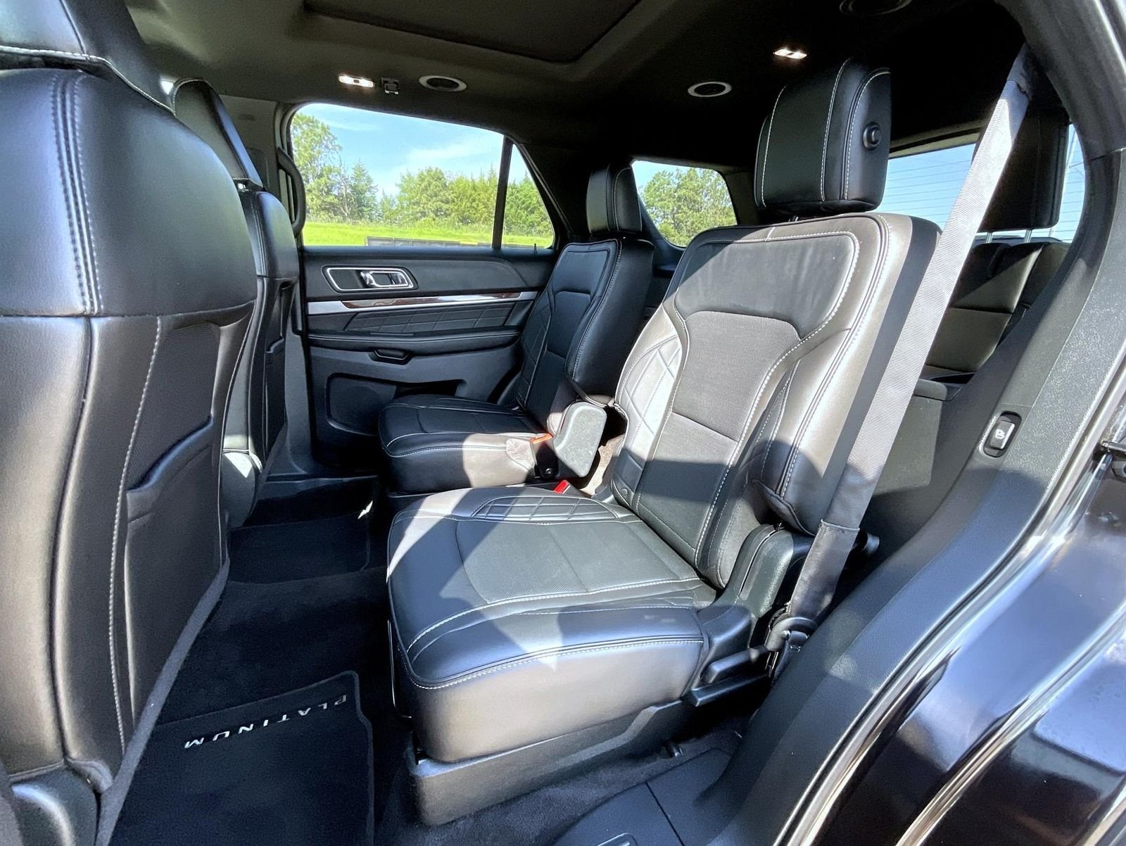 Used 2018 Black Ford Platinum image 22