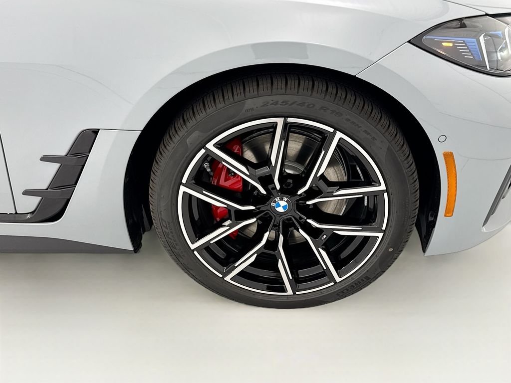 New 2026 Gray Metallic BMW xDrive40 image 31