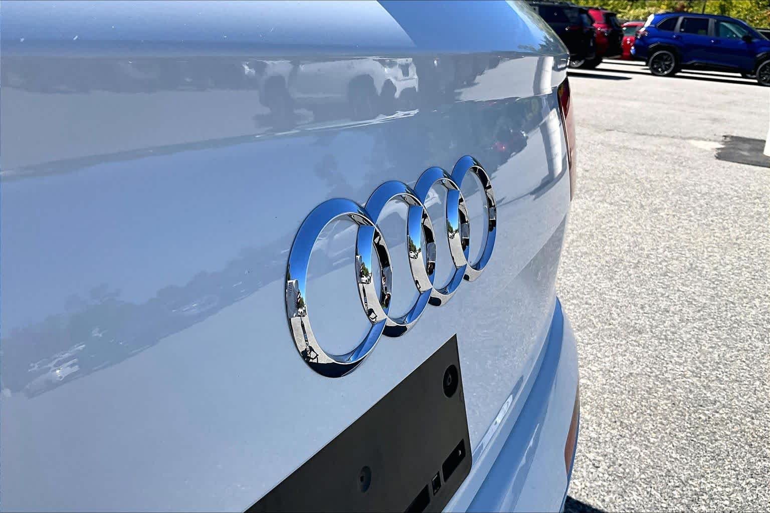 Used 2019 Carrara White Audi SE Premium Plus image 31