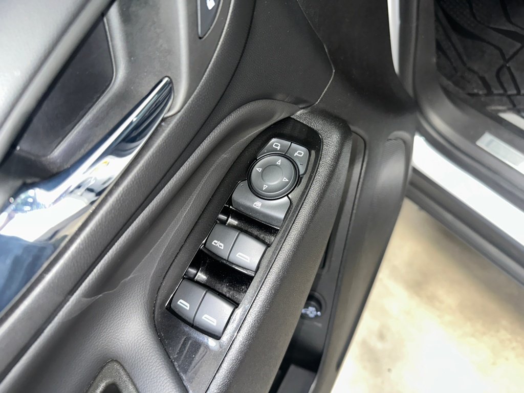 Certified Used 2023 Iridescent Pearl Tricoat Chevrolet Premier image 8