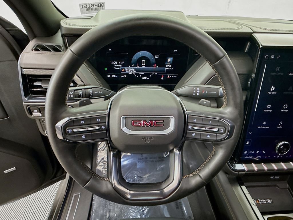 2025 GMC Yukon AT4 - Photo 13