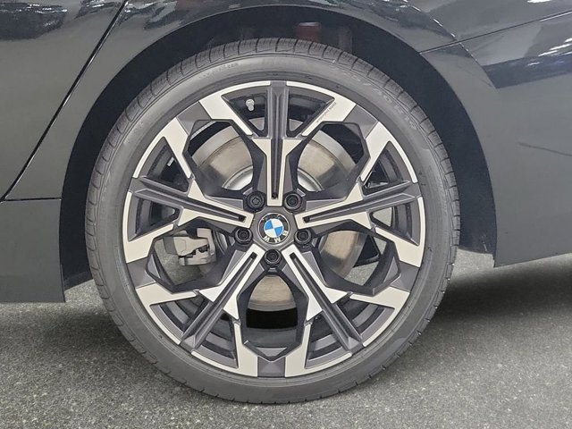 New 2026 Black Sapphire Metallic BMW 330i image 17